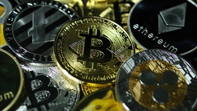 Nguyên nhân nào khiến thị trường tiền số “đỏ lửa”, Bitcoin lao dốc mạnh?