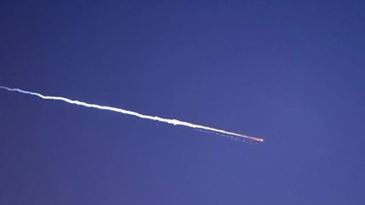 Houthi tham chiến, tuyến hàng hải toàn cầu trước nguy cơ tê liệt