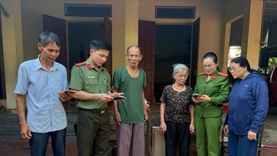  Gõ cửa từng nhà đưa an sinh lên nền tảng số