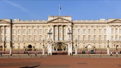 Lần đầu sau gần 200 năm, Quốc vương Anh không ở Cung điện Buckingham