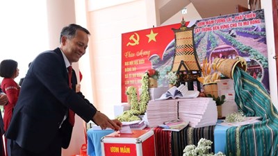   Từ “Đại hội không hoa” đến sinh kế mới cho đồng bào Xơ Đăng