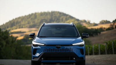 Toyoya Cross trình làng thế hệ mới, dự kiến chỉ còn bản hybrid