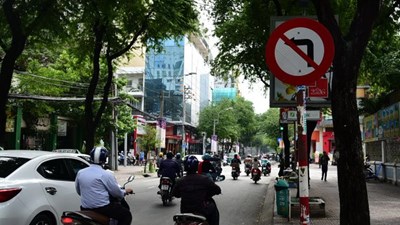 Gặp biển cấm rẽ trái, tài xế có được quay đầu xe?