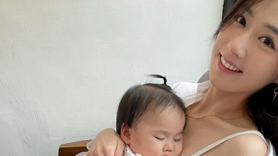 Buông bớt nỗi lo vỗ về ngay lập tức, chờ một chút để không làm thui chột khả năng tự ngủ của con