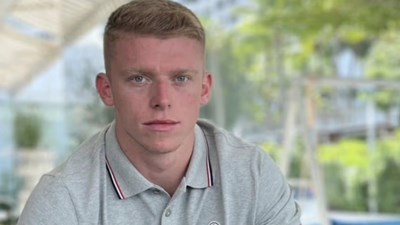 Từ kẻ tù tội trở thành hiệu trưởng, kiếm gần nửa triệu USD mỗi năm