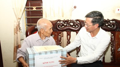 Hải Phòng: 90 người có công được tặng quà dịp Quốc khánh 2.9
