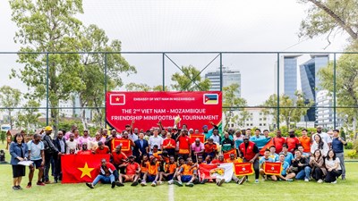 Lễ kỷ niệm 30.4 và Giải bóng đá hữu nghị lần thứ hai tại Mozambique
