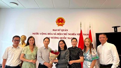 Gắn kết cộng đồng người Việt tại Na Uy với quê hương