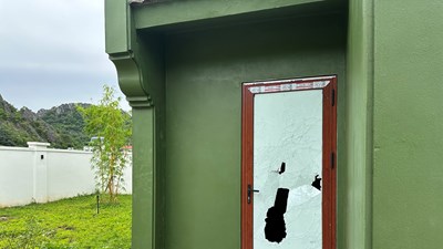Ninh Bình: Trung tâm Thể thao 45 tỉ đồng vừa khánh thành đã nhếch nhác