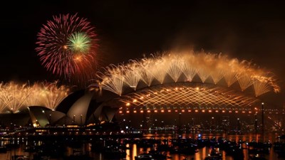 Pháo hoa rực rỡ trên bầu trời khắp thế giới chào đón năm mới 2026 tràn đầy hi vọng
