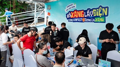 Chủ đề “Thu xăng - đổi điện” gây bùng nổ tranh luận trên các diễn đàn xe cộ