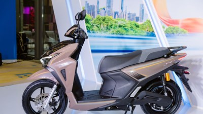 VinFast Kinet hút người trẻ: Dáng “chiến”, máy khỏe, đổi pin chỉ mất vài phút