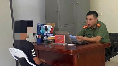 Công an làm việc với trường hợp tương tác nội dung xấu độc trên mạng xã hội