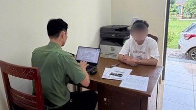 Xử phạt nam thanh niên livestream xúc phạm cán bộ trên không gian mạng