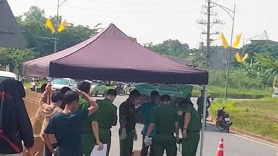 Va chạm giữa xe tải và xe máy khiến một người tử vong tại chỗ