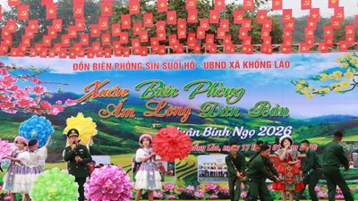  Mang mùa Xuân đến với đồng bào các dân tộc nơi biên cương Tổ quốc