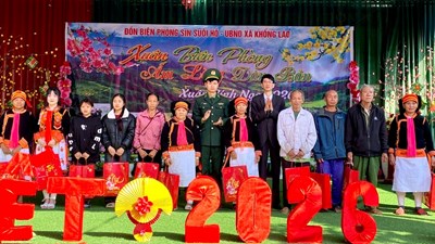 Mang không khí Tết sớm đến với đồng bào vùng biên giới Huổi Luông