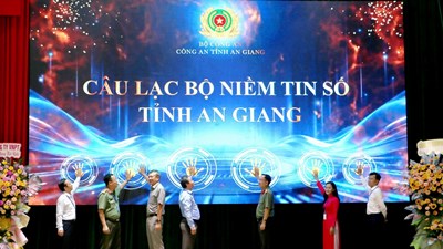 Ra mắt Câu lạc bộ “Niềm tin số tỉnh An Giang”
