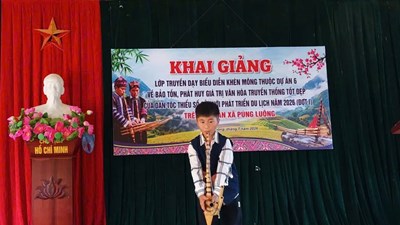  Để tiếng khèn Mông mãi ngân vang giữa đại ngàn Púng Luông 