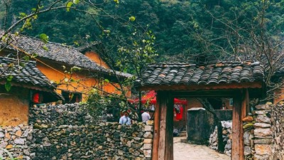 Liên kết phát triển du lịch cộng đồng vùng Công viên địa chất cao nguyên đá Đồng Văn