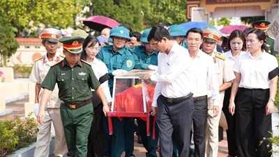 Hài cốt liệt sĩ Tạ Văn Bàn trở về quê hương sau hơn 70 năm