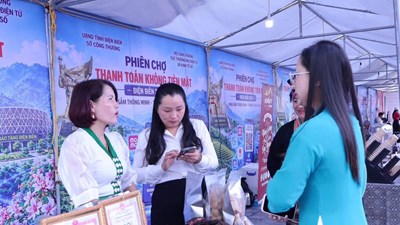 Điện Biên thúc đẩy thương mại điện tử từ phiên chợ không tiền mặt
