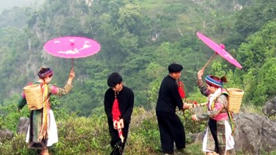 Tuyên Quang sẵn sàng lan tỏa sắc màu văn hóa Mông tại Điện Biên
