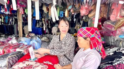 Chợ vùng cao Hạnh Phúc thúc đẩy thanh toán không dùng tiền mặt