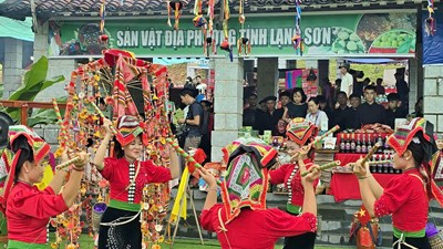 Gắn văn hóa truyền thống của các dân tộc thiểu số với phát triển du lịch