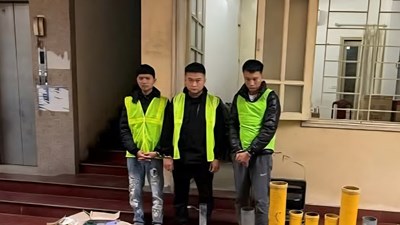 Khởi tố 3 đối tượng sản xuất, buôn bán pháo nổ