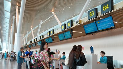 Đi máy bay dịp cao điểm Tết cần lưu ý gì?