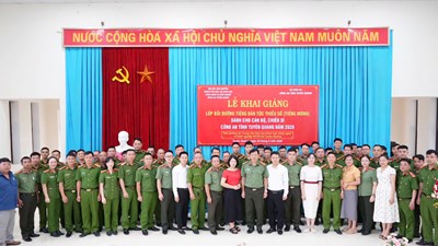 Tuyên Quang: Bồi dưỡng tiếng dân tộc Mông cho 50 cán bộ công an