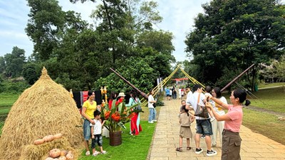 Khám phá chợ phiên vùng cao “Cao nguyên mở hội” 