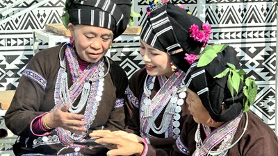 Về nơi nhuộm răng đen là tiêu chuẩn vẻ đẹp phụ nữ