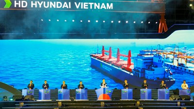  HVS - 30 năm vươn ra biển lớn