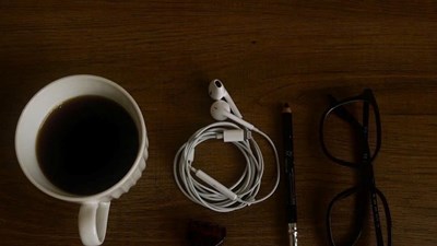 Từng bị chê bất tiện, tai nghe có dây nay được săn đón trở lại