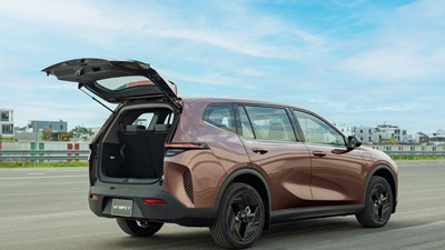 Mua VinFast VF MPV 7 trong tháng 5, nhận đủ “bộ ba” ưu đãi hàng chục triệu đồng