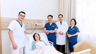 Vinmec Hạ Long cứu nữ bệnh nhân 45 tuổi thoát nguy cơ thủng đại tràng do polyp tái phát phức tạp