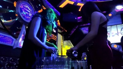 Đặt chốt cửa bên trong phòng hát karaoke sẽ bị phạt 30 triệu đồng
