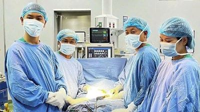 Phẫu thuật liên tiếp 3 ca u ổ bụng ở trẻ nhỏ, cảnh báo nguy cơ phát hiện muộn