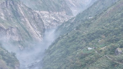Cứu hộ Nepal nhanh chóng tiếp cận các ngôi làng bị lũ lụt tàn phá nghiêm trọng