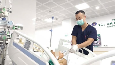 Bệnh nhi 15 tuổi và phụ nữ 36 tuổi vượt “cửa tử” một cách ngoạn mục