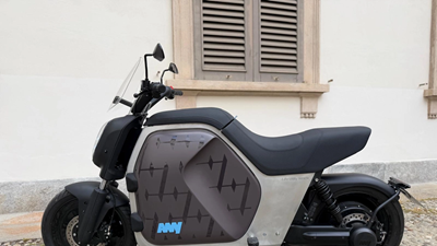 Xe máy điện mới ra mắt: Cốp to hơn gấp 3 lần Honda Lead, chạy 140km/sạc