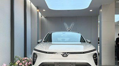 Tìm đâu chiếc xe 7 chỗ rộng rãi, động cơ mạnh mẽ nhưng chi phí cực “mềm”?