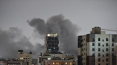 Không kích - tên lửa “ăn miếng trả miếng”, nguy cơ xung đột Trung Đông lan rộng