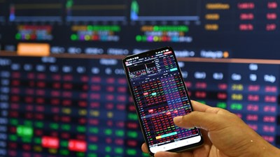 VN-Index giằng co trước phiên chốt tuần: test cung - cầu sau cú tăng sốc