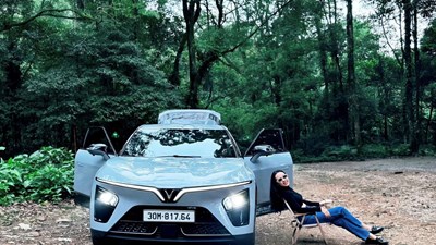 Bỏ xe xăng sau nhiều năm gắn bó, “mẹ bỉm” ở Hà Nội tìm thấy chân ái từ VinFast VF 7