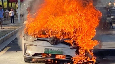 Tại sao chữa cháy xe điện lại khó hơn xe xăng?