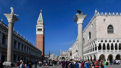 Giá vé hai cấp: Giải pháp bảo tồn hay rào cản tiếp cận di sản văn hóa?