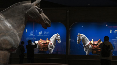 Các bảo tàng Trung Quốc rộn ràng triển lãm chào mừng Năm Ngựa trước Tết Nguyên đán